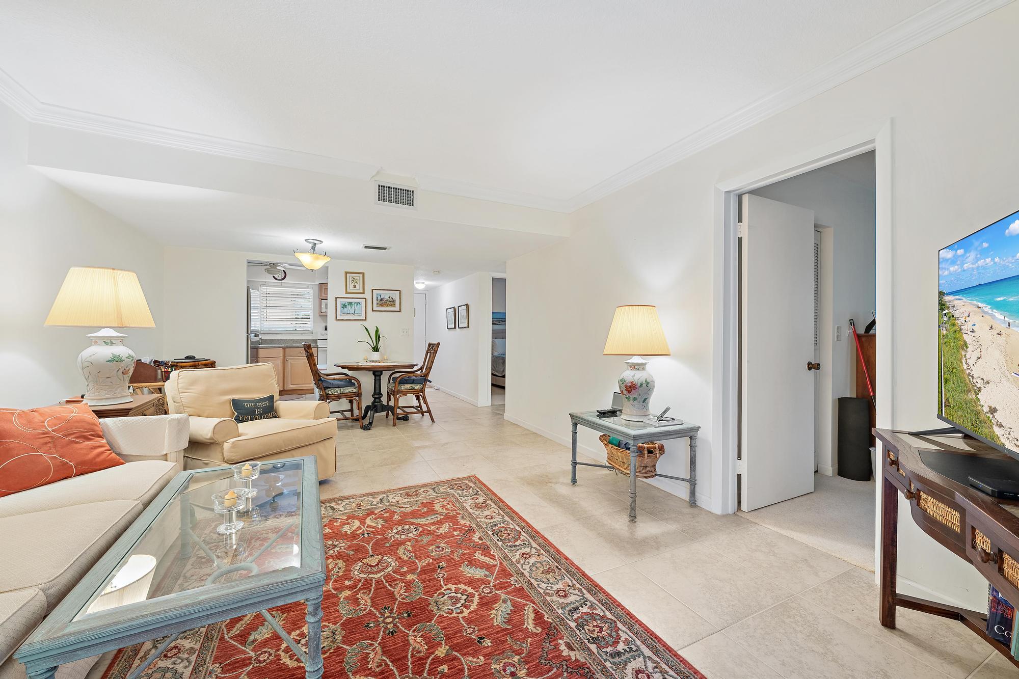 THE LITTLE CLUB CONDO - Residential