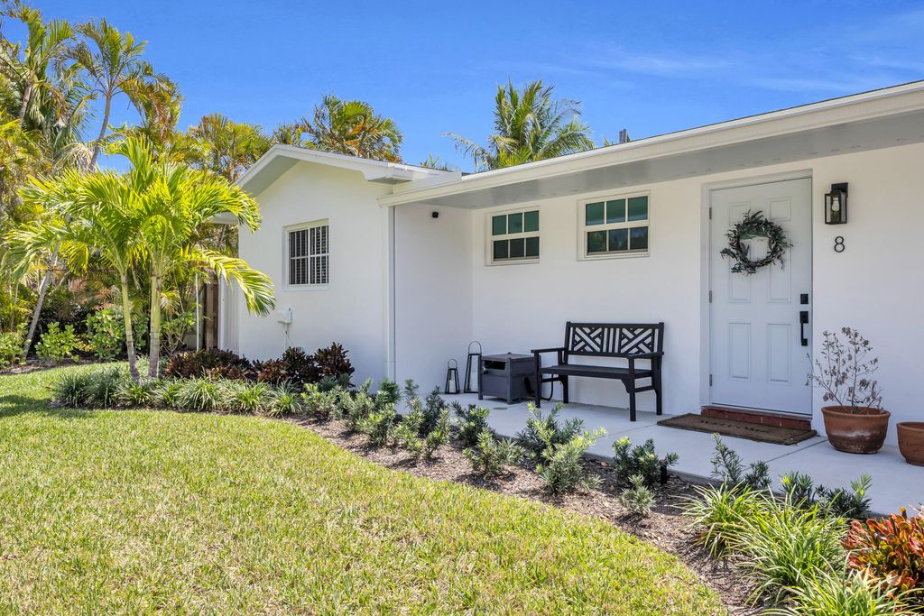Photo of 8 Willow Road, Tequesta, FL 33469 (MLS # R11075756)