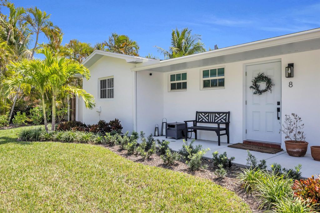 Photo of 8 Willow Road, Tequesta, FL 33469 (MLS # R11075756)