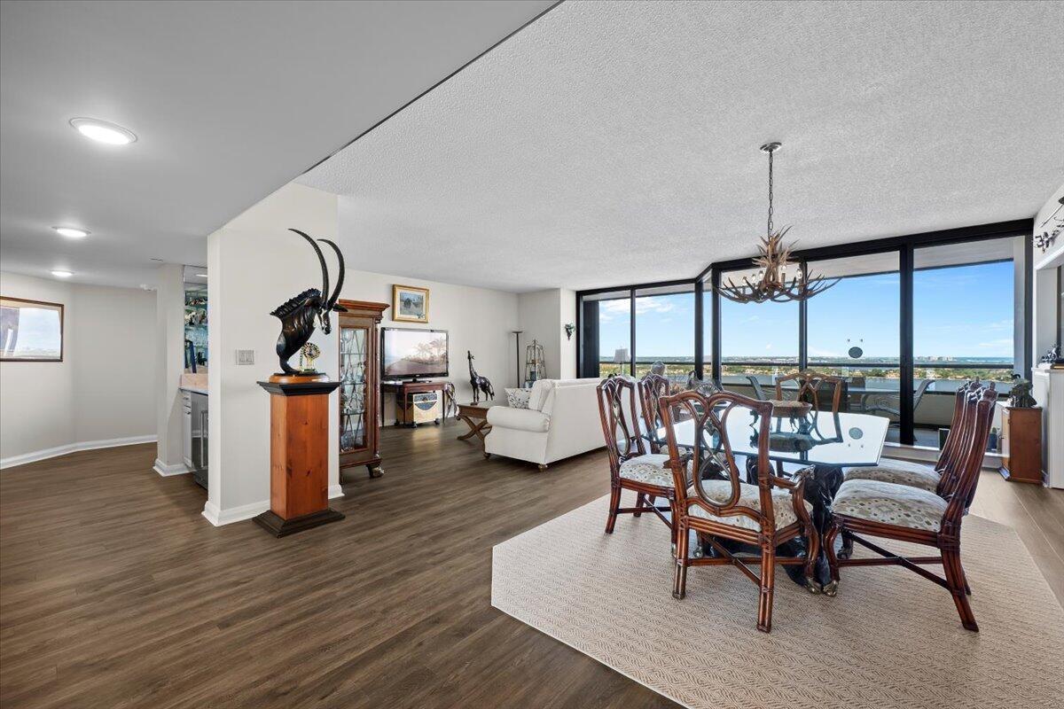 OLD PORT COVE LAKE POINT - Residential