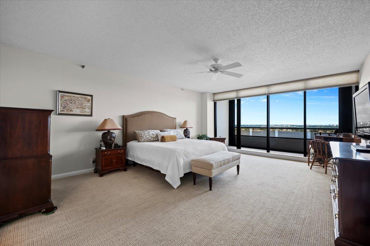 OLD PORT COVE LAKE POINT - Residential