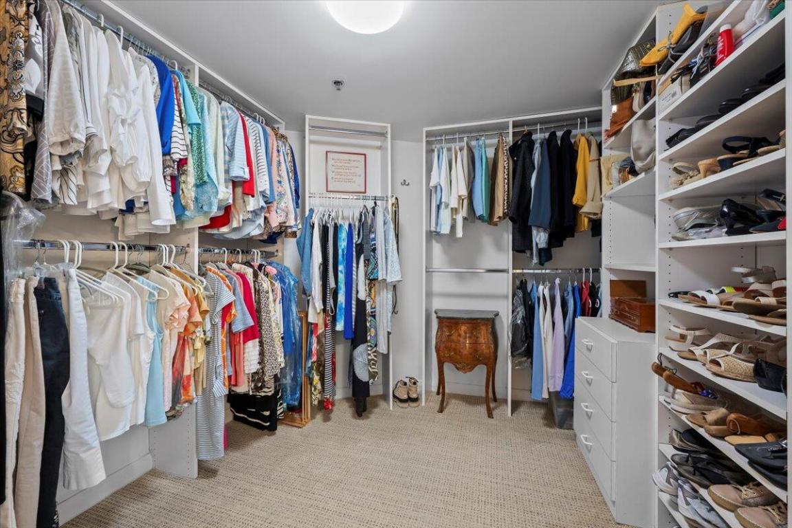 OLD PORT COVE LAKE POINT TOWER CONDO - Residential