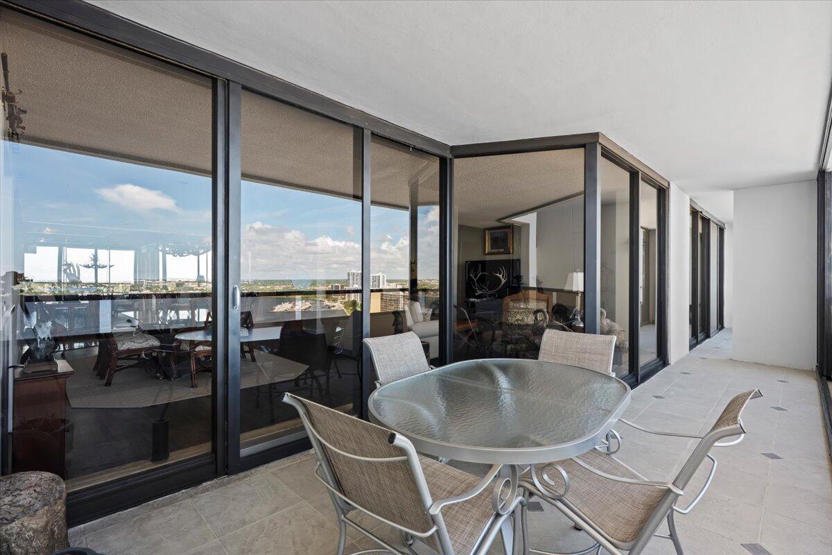 OLD PORT COVE LAKE POINT - Residential