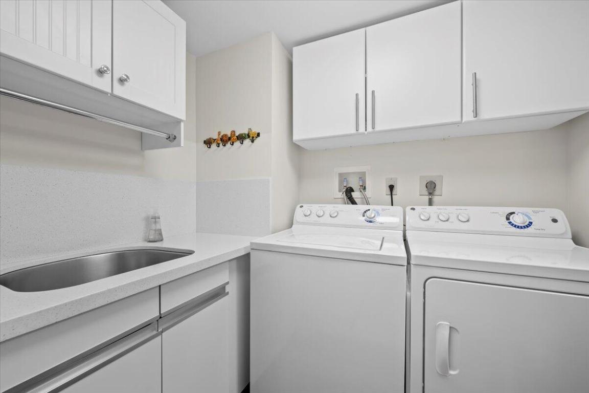 OLD PORT COVE LAKE POINT TOWER CONDO - Residential