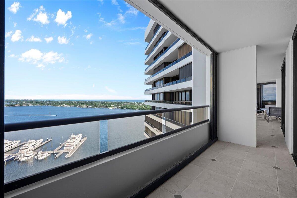 OLD PORT COVE LAKE POINT - Residential