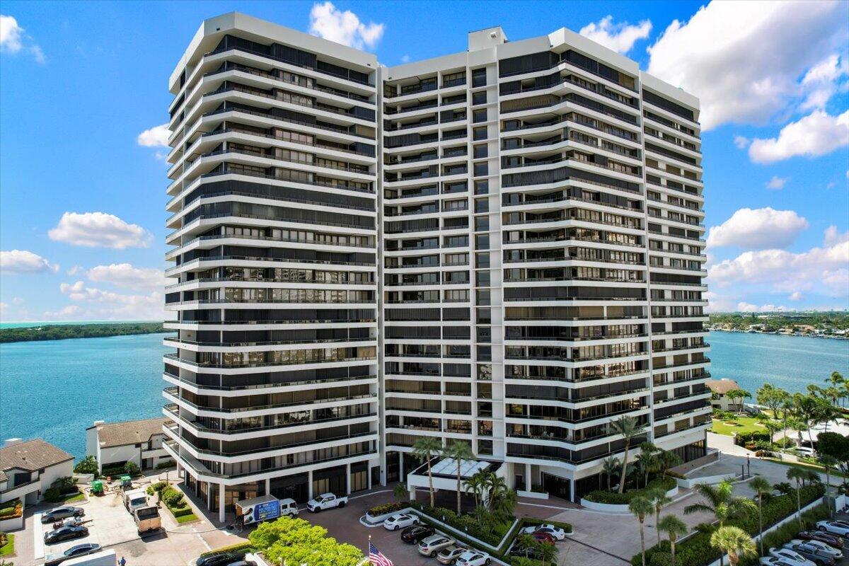OLD PORT COVE LAKE POINT - Residential