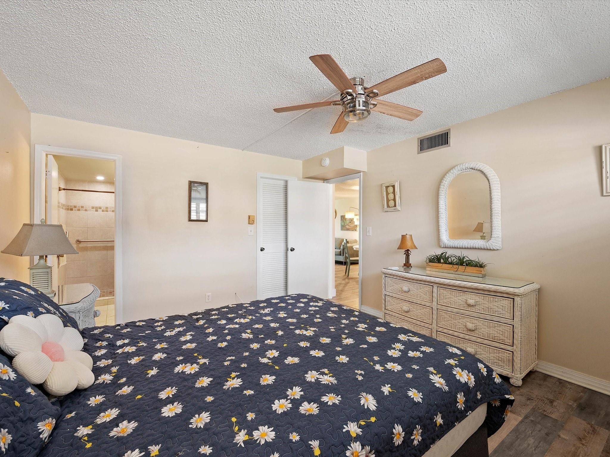 HOLLYBROOK - Residential