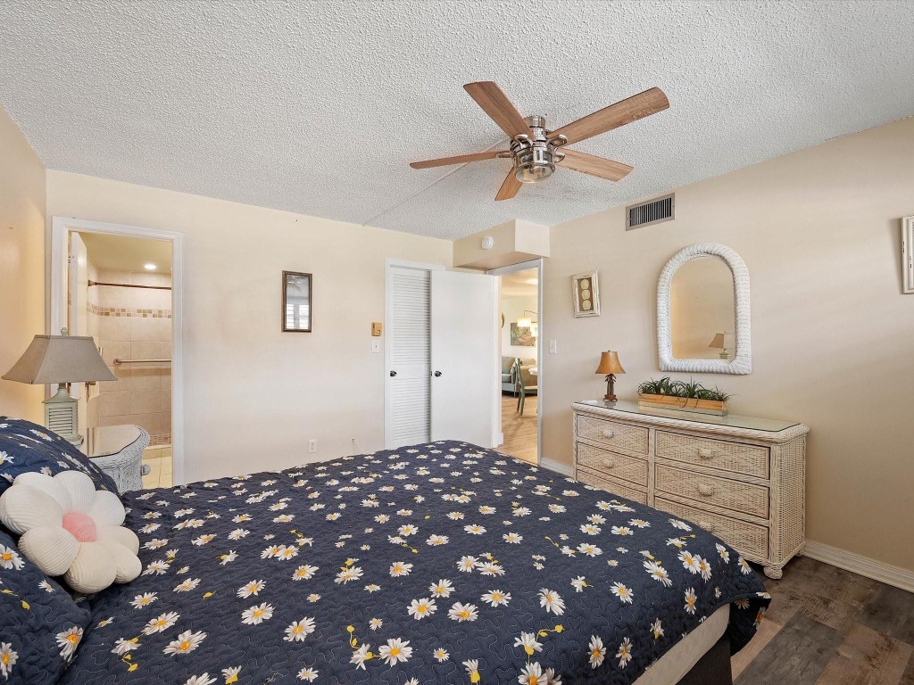 HOLLYBROOK - Residential