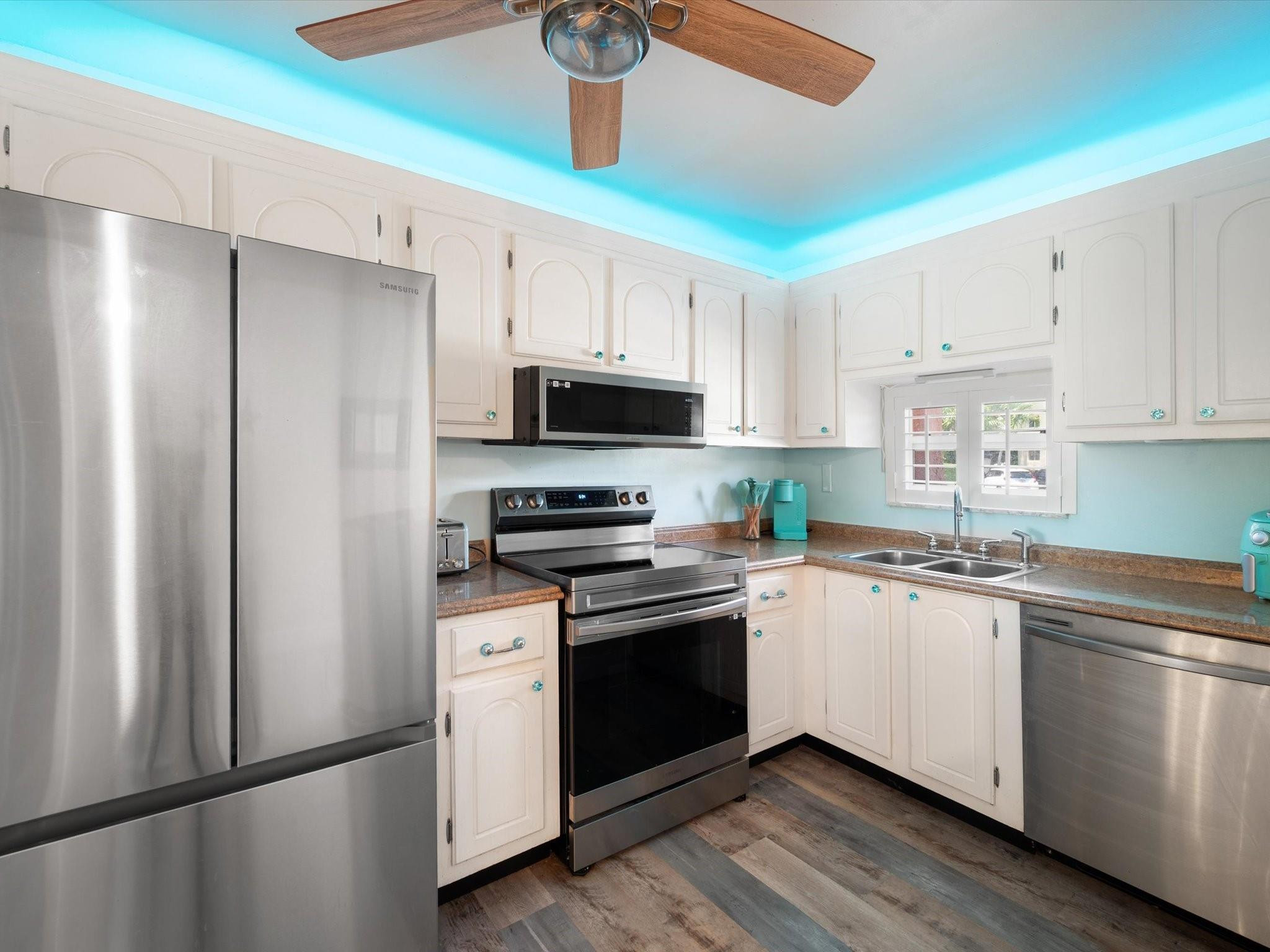 HOLLYBROOK - Residential