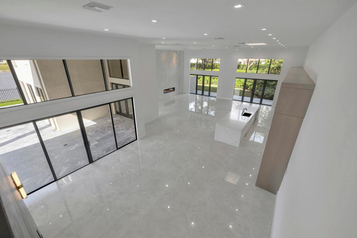 VINTAGE PLACE - Residential