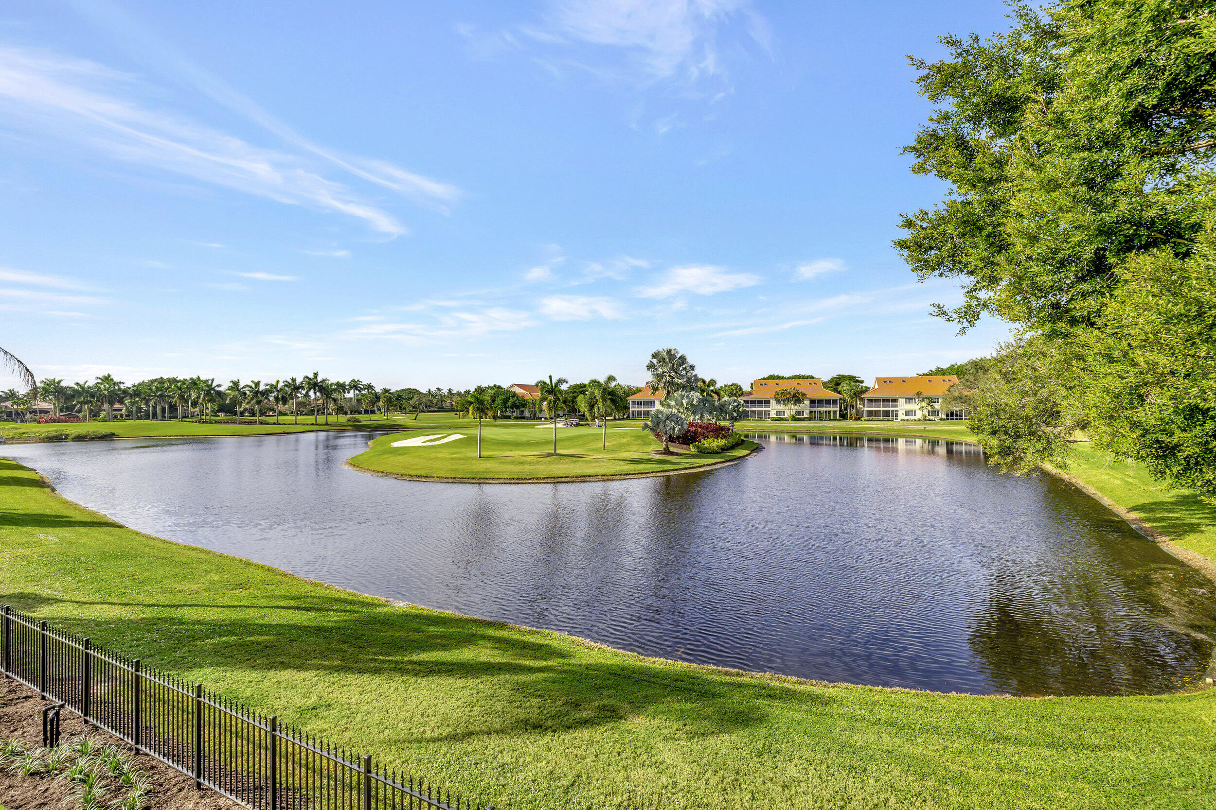 VINTAGE PLACE - Residential