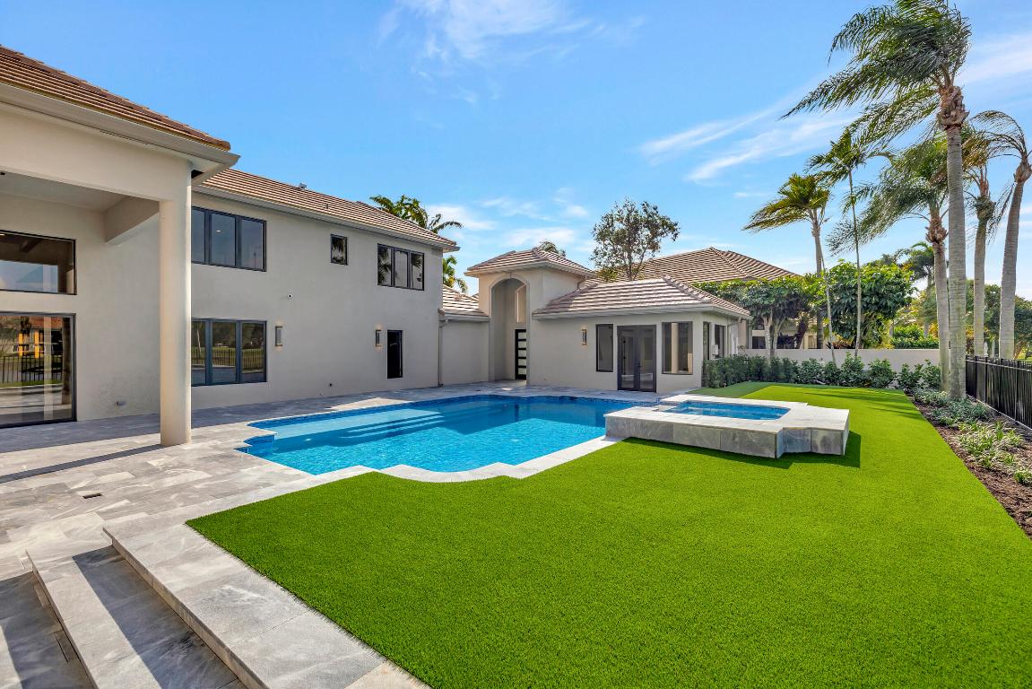 VINTAGE PLACE - Residential