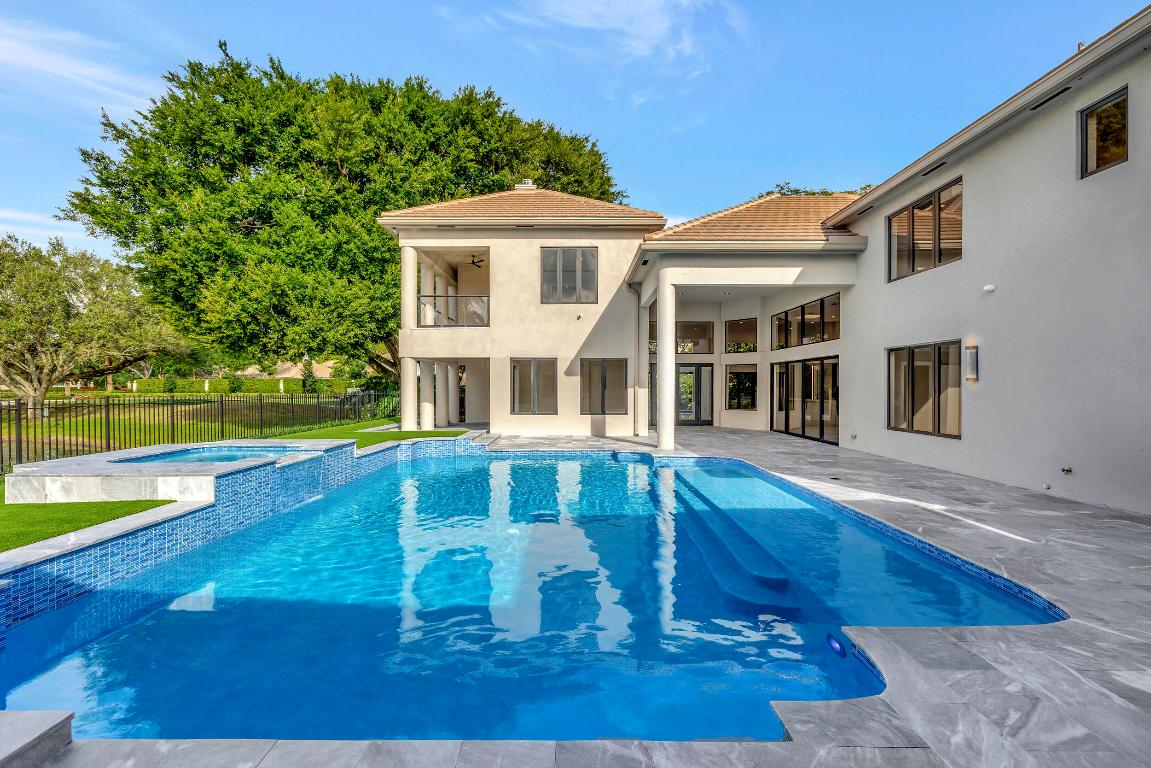 VINTAGE PLACE - Residential