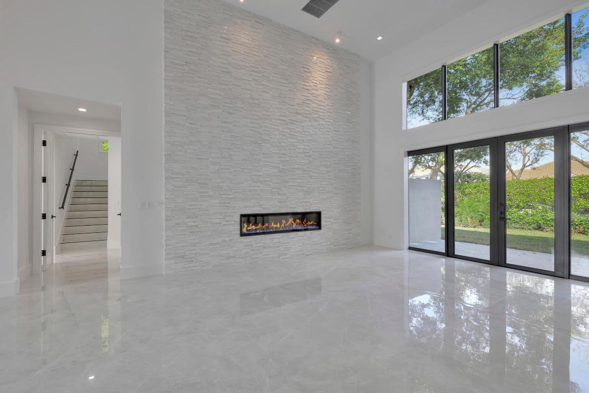 VINTAGE PLACE - Residential