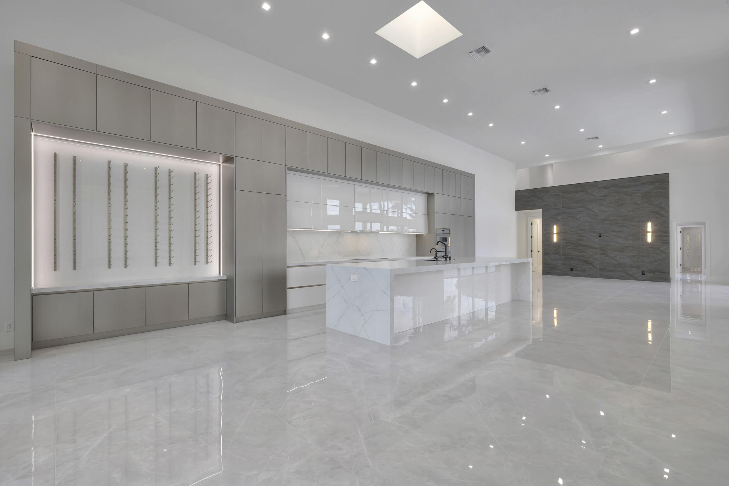 VINTAGE PLACE - Residential