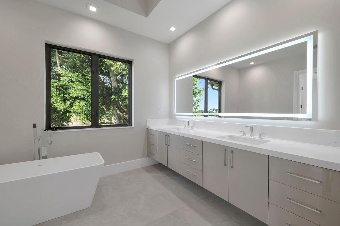 VINTAGE PLACE - Residential