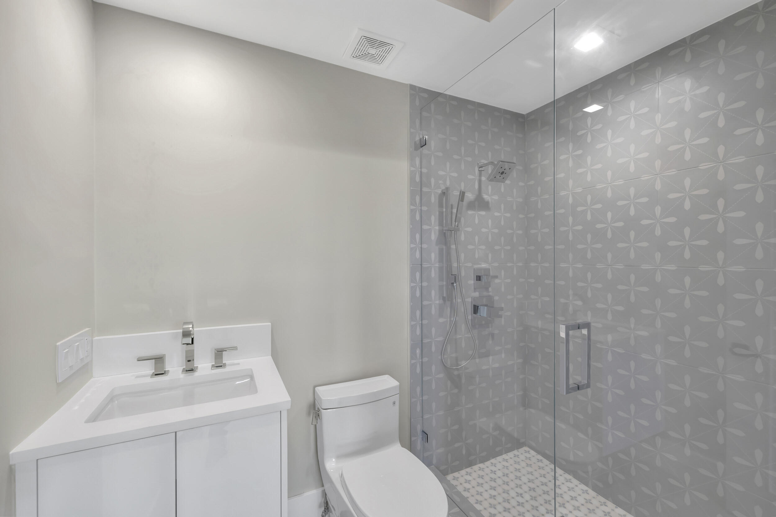 VINTAGE PLACE - Residential