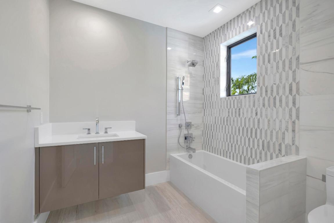 VINTAGE PLACE - Residential