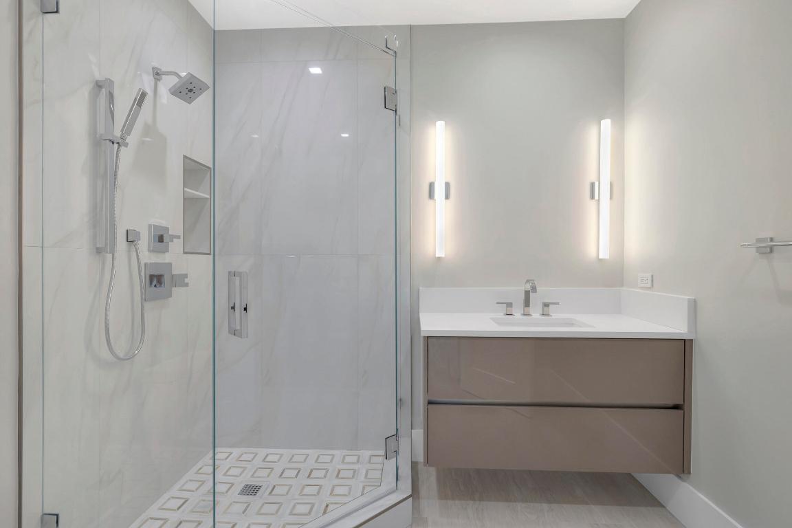 VINTAGE PLACE - Residential