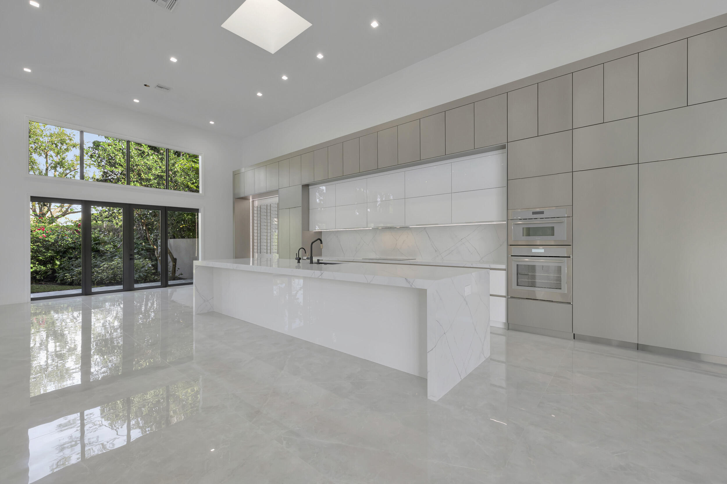 VINTAGE PLACE - Residential