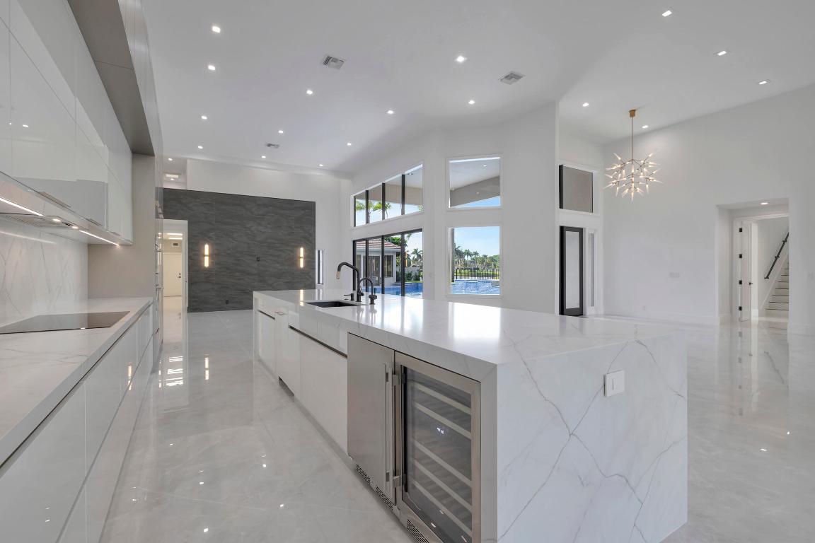 VINTAGE PLACE - Residential