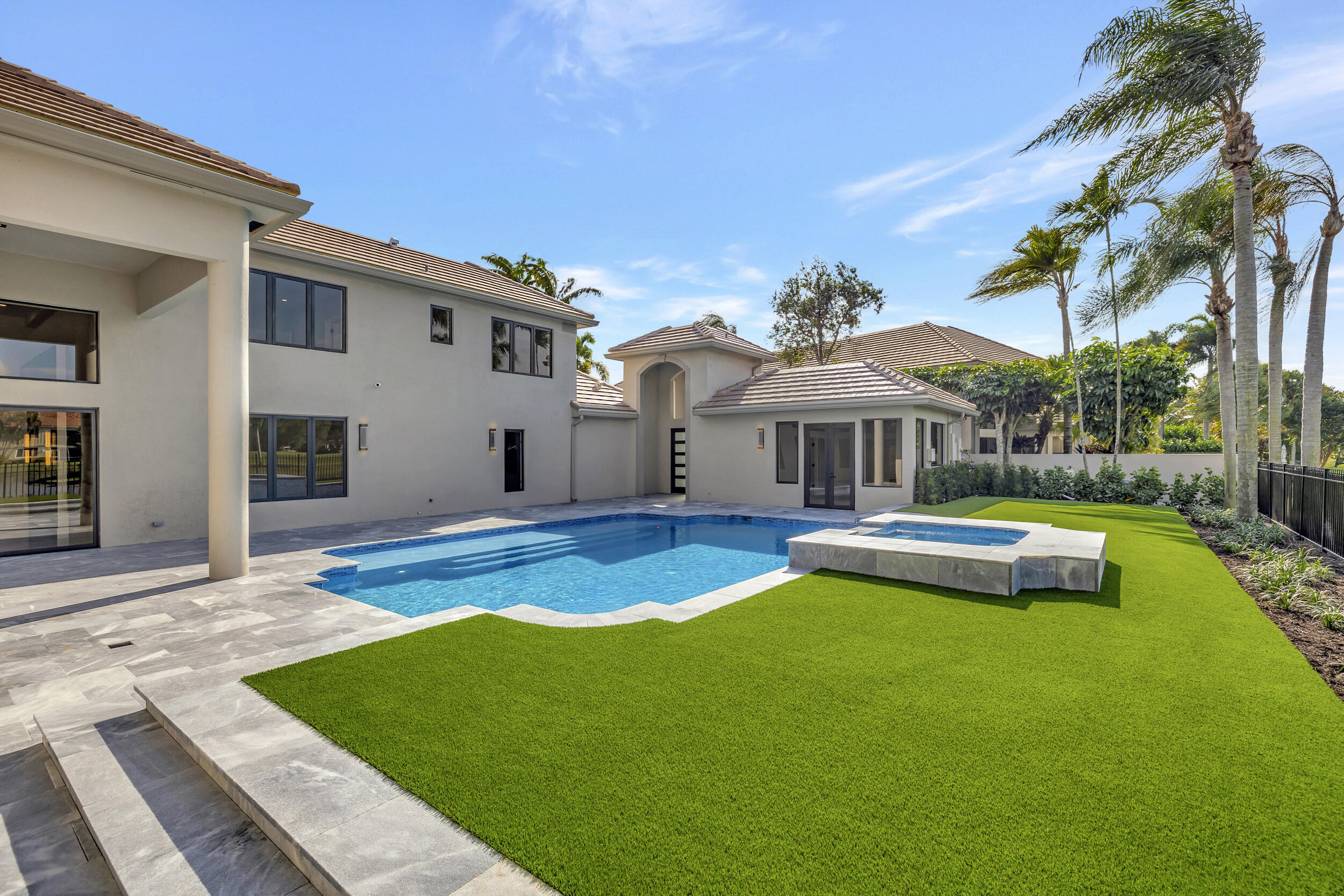 VINTAGE PLACE - Residential