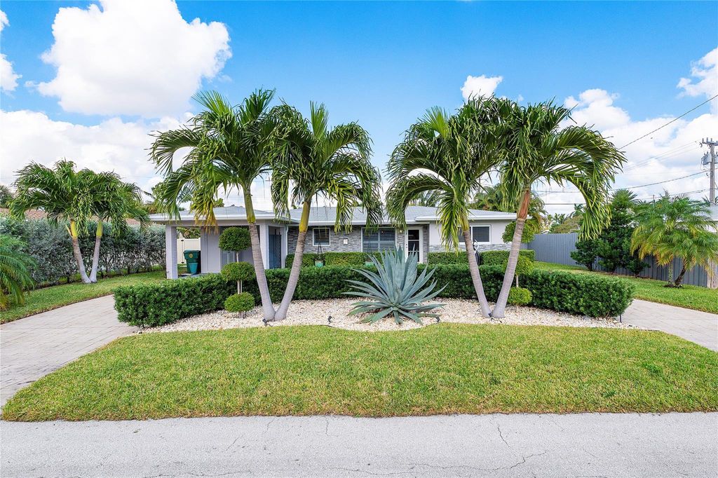 Photo of 1421 NE 42nd Street, Oakland Park, FL 33334 (MLS # F10480666)