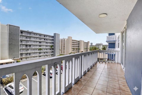 Tiny photo for 400 NE 12TH Avenue #405, Hallandale Beach, FL 33009 (MLS # B26090437)