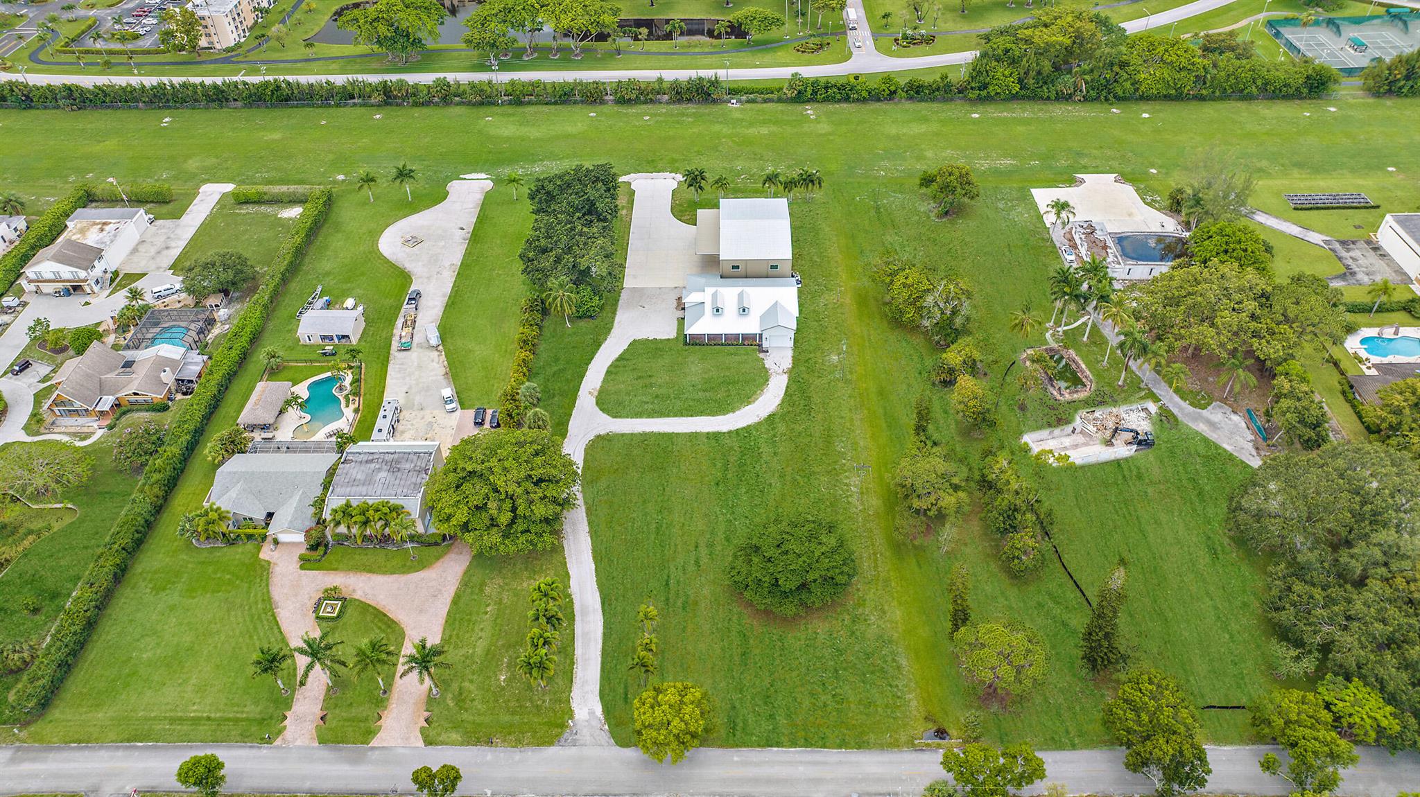 ANTIQUERS AERODROME - Residential