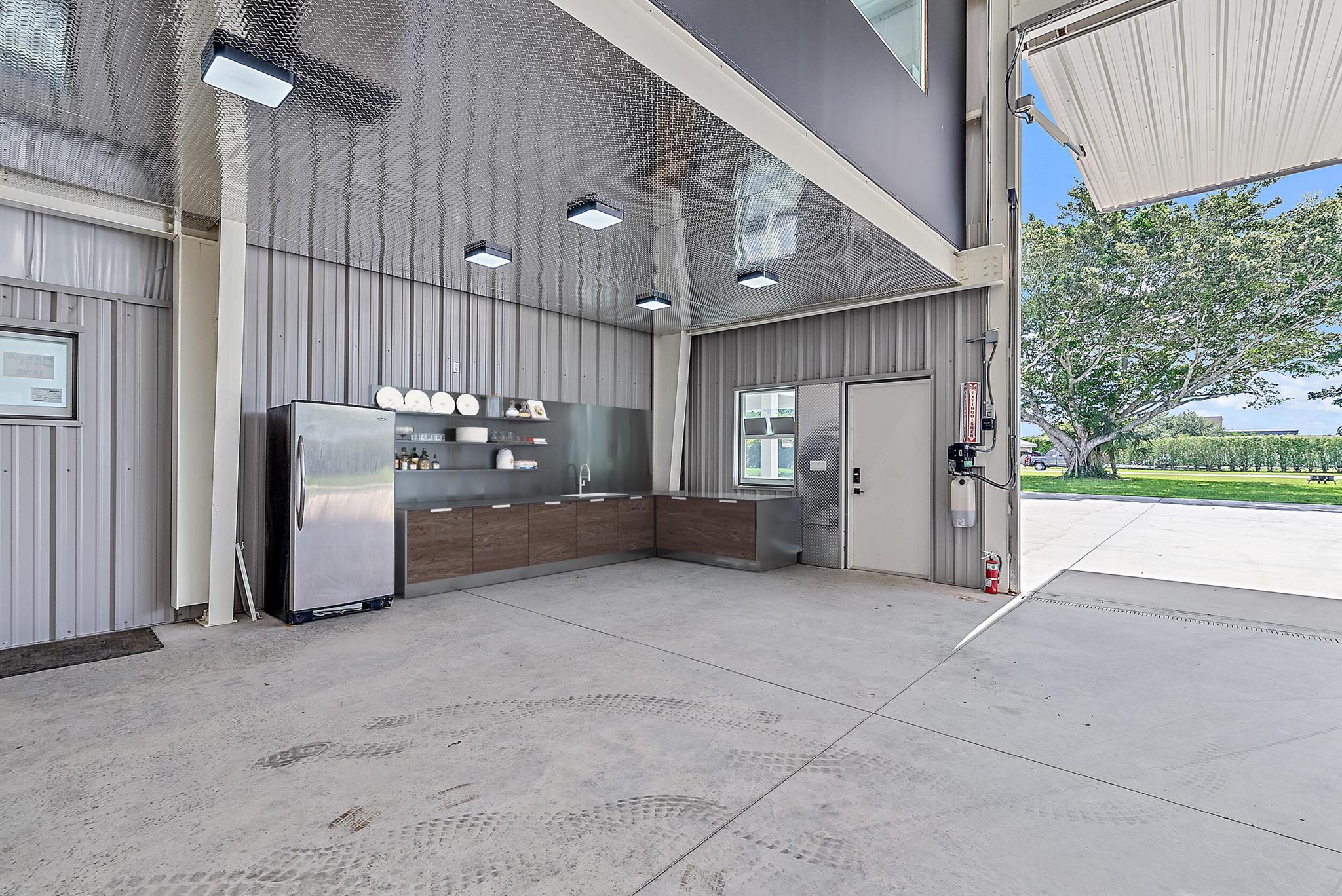 ANTIQUERS AERODROME - Residential