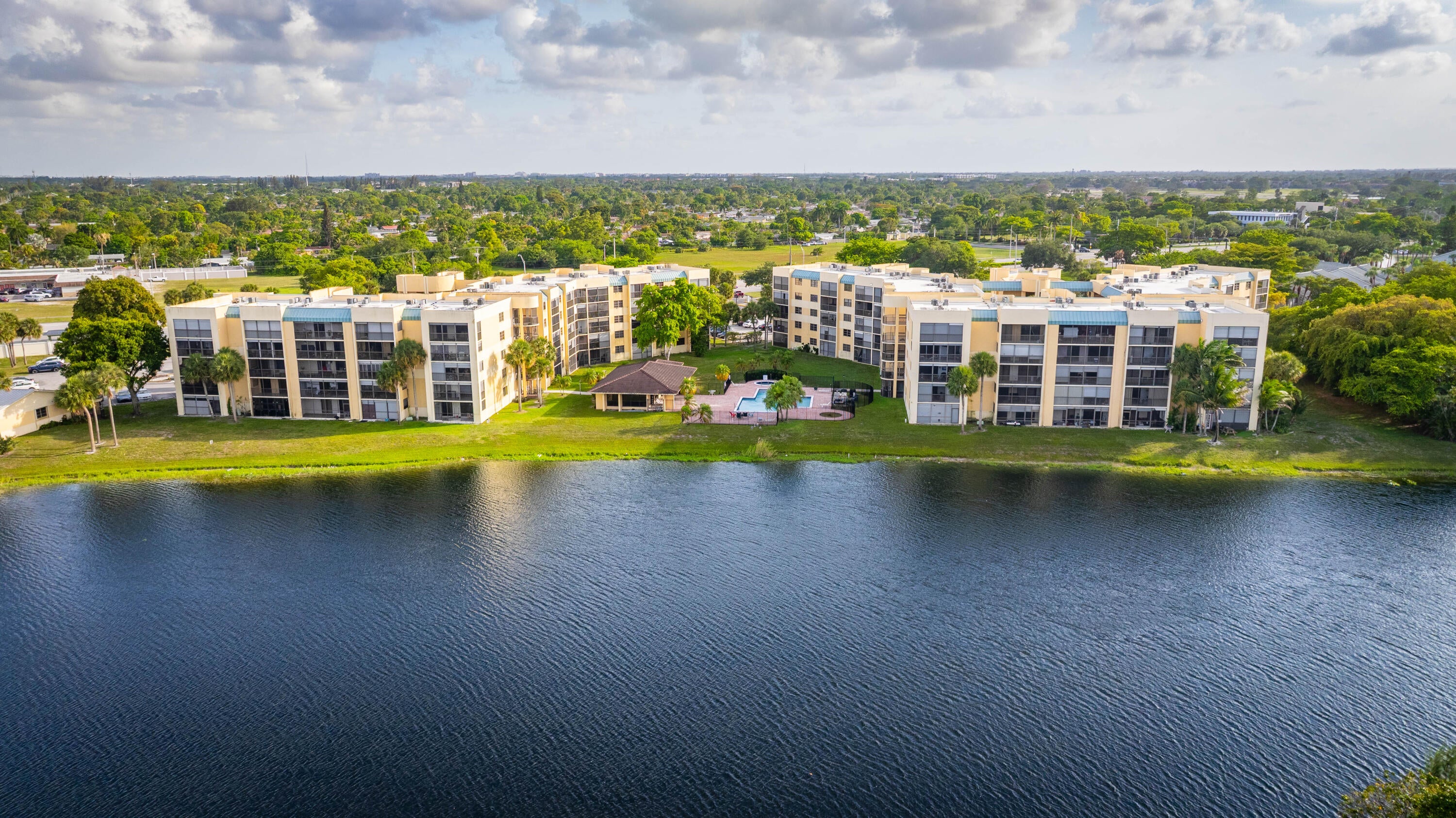 6475 W OAKLAND PARK Boulevard