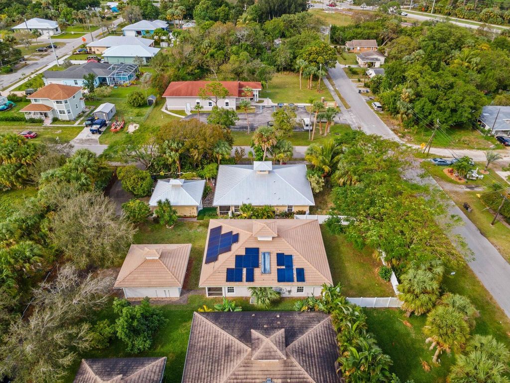 Photo of 5448 SE Railway Avenue, Stuart, FL 34997 (MLS # R10950273)