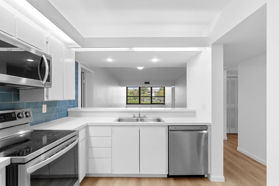 WHITEHALL CONDO OF THE LANDS OF THE PRESIDENT - Residential