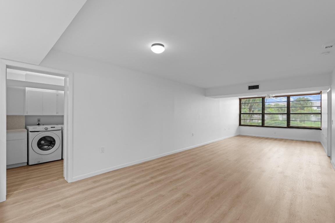 WHITEHALL CONDO OF THE LANDS OF THE PRESIDENT - Residential