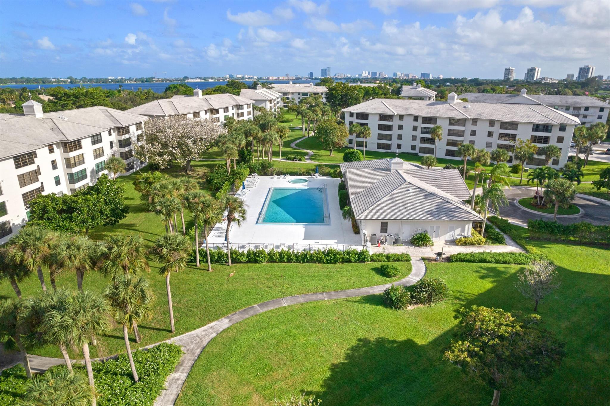 WHITEHALL CONDO OF THE LA - Residential