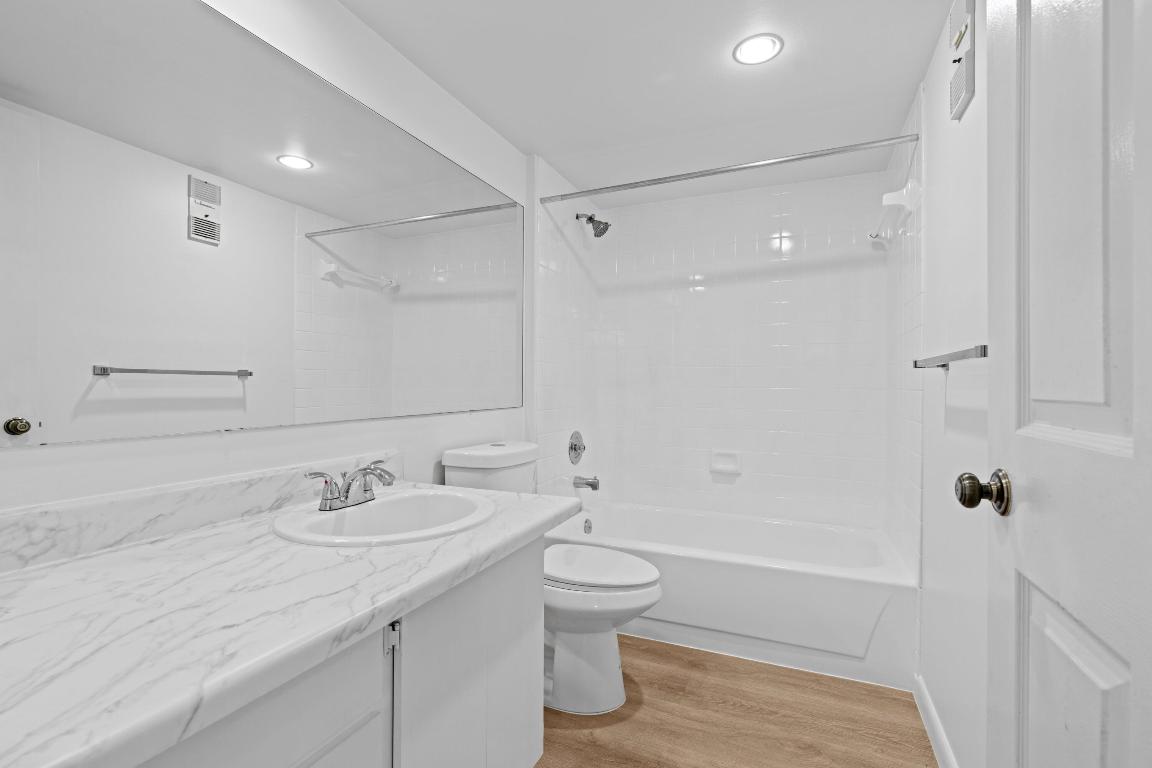 WHITEHALL CONDO OF THE LANDS OF THE PRESIDENT - Residential