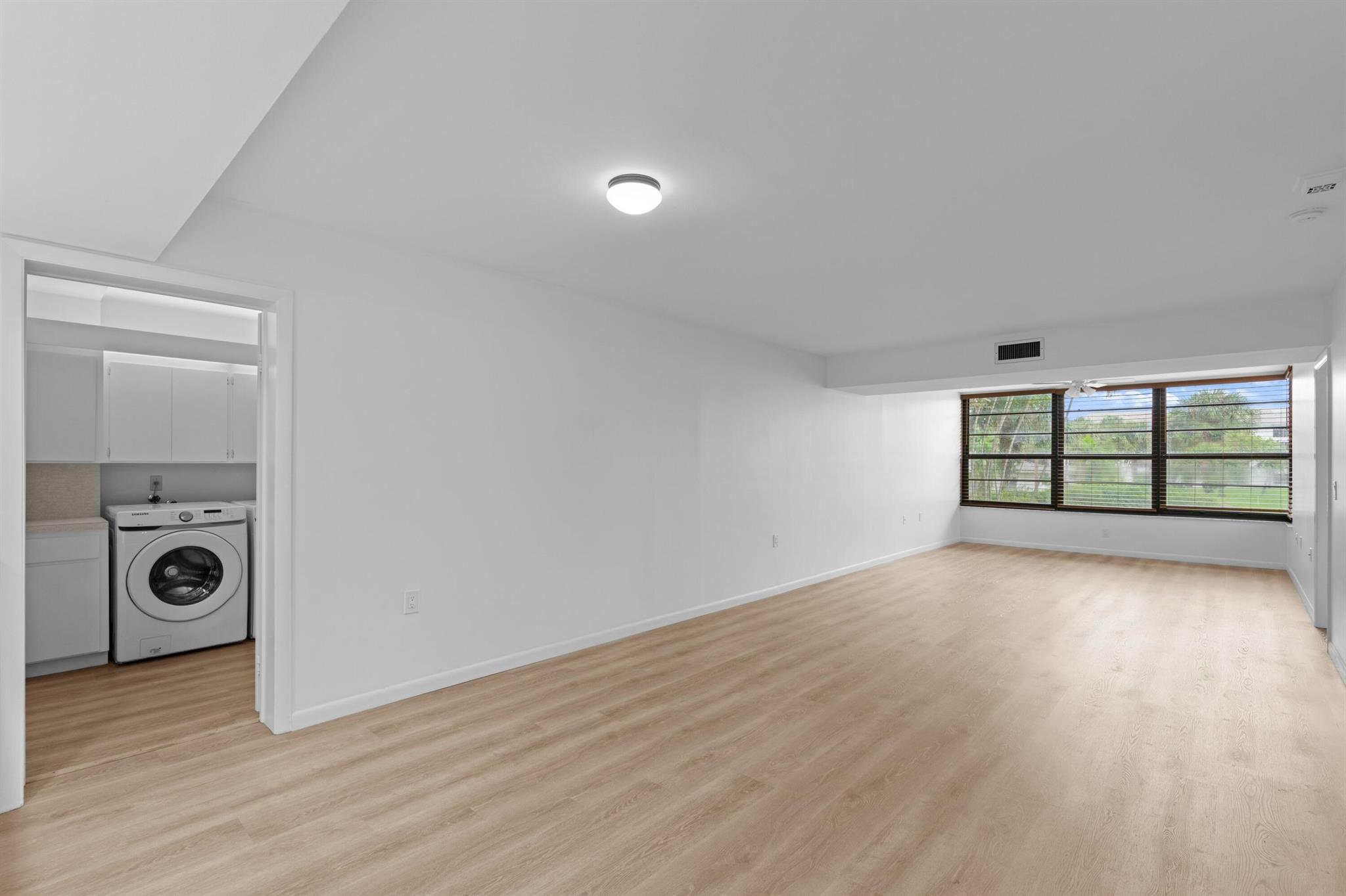 WHITEHALL CONDO OF THE LA - Residential