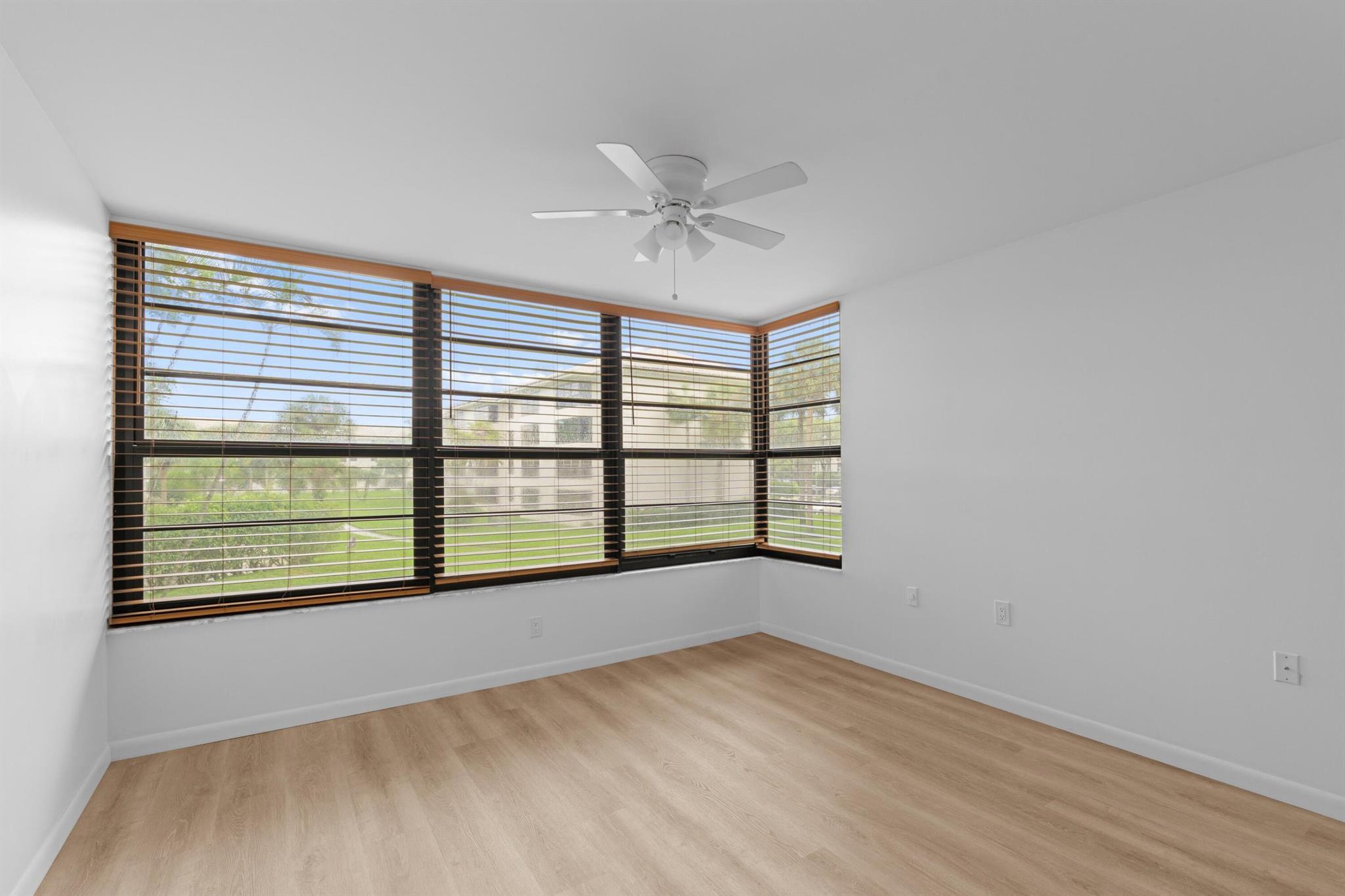 WHITEHALL CONDO OF THE LA - Residential