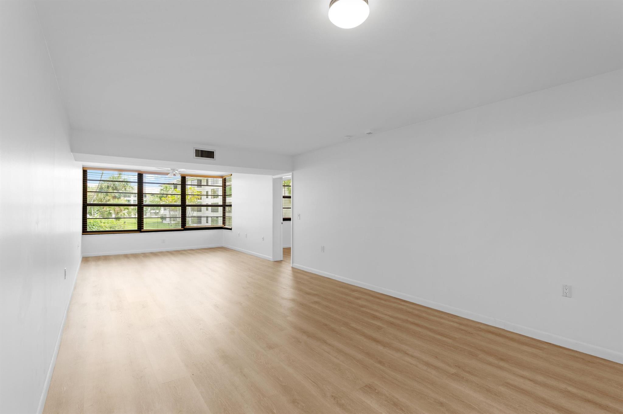 WHITEHALL CONDO OF THE LA - Residential