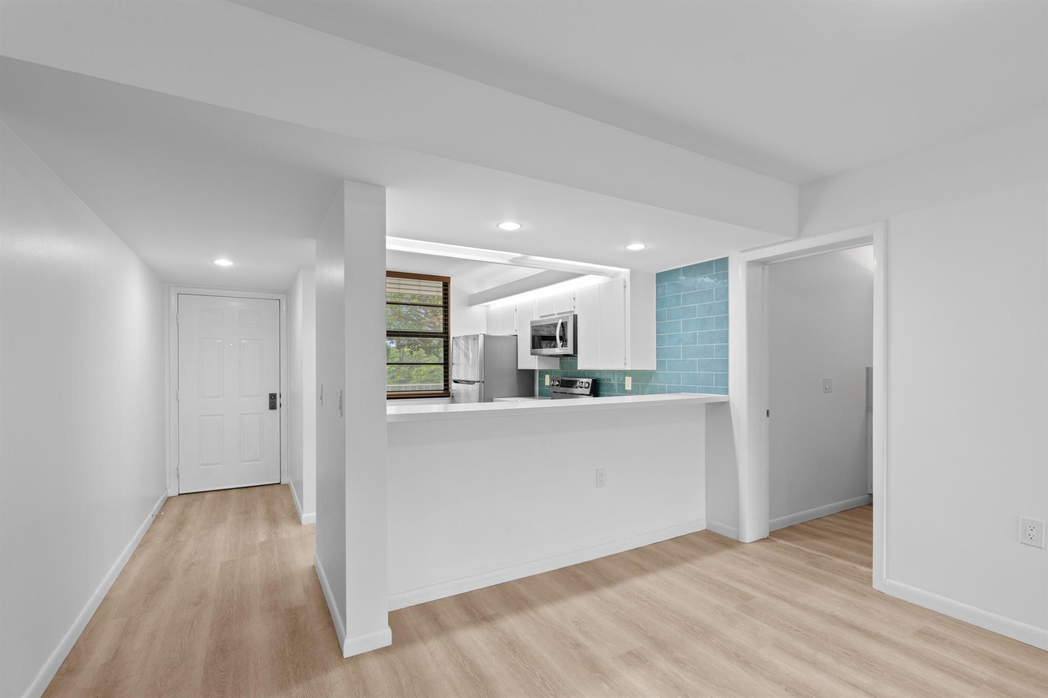 WHITEHALL CONDO OF THE LA - Residential