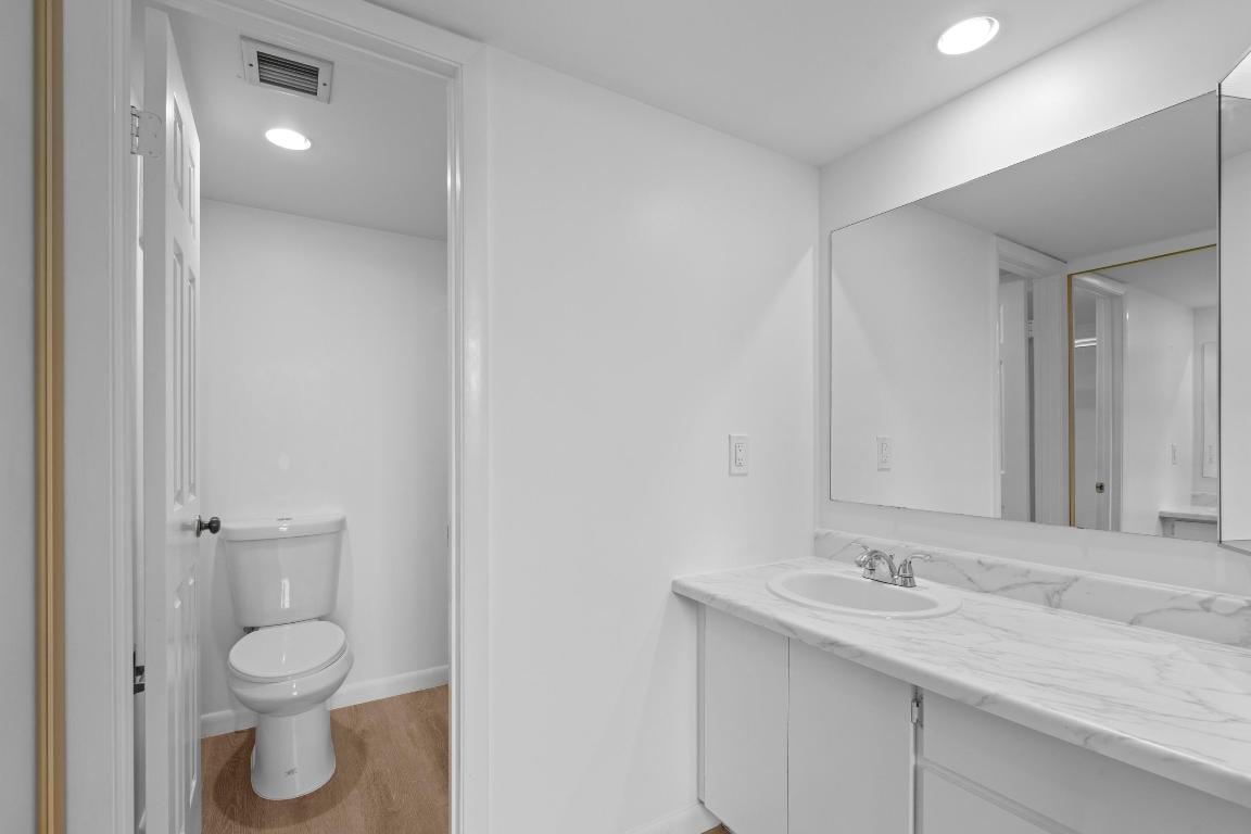 WHITEHALL CONDO OF THE LANDS OF THE PRESIDENT - Residential
