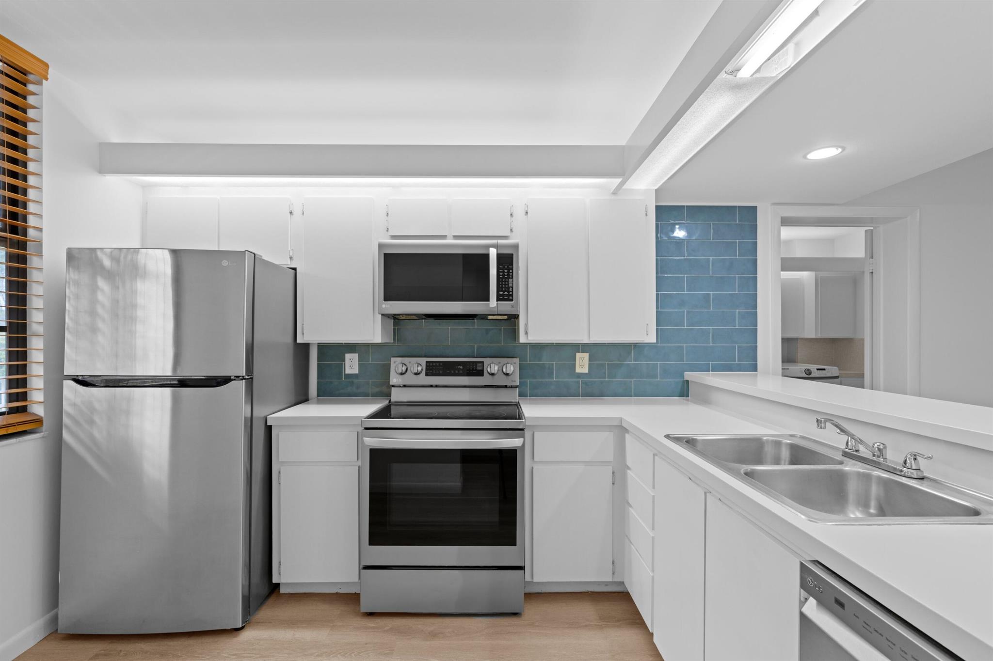 WHITEHALL CONDO OF THE LA - Residential