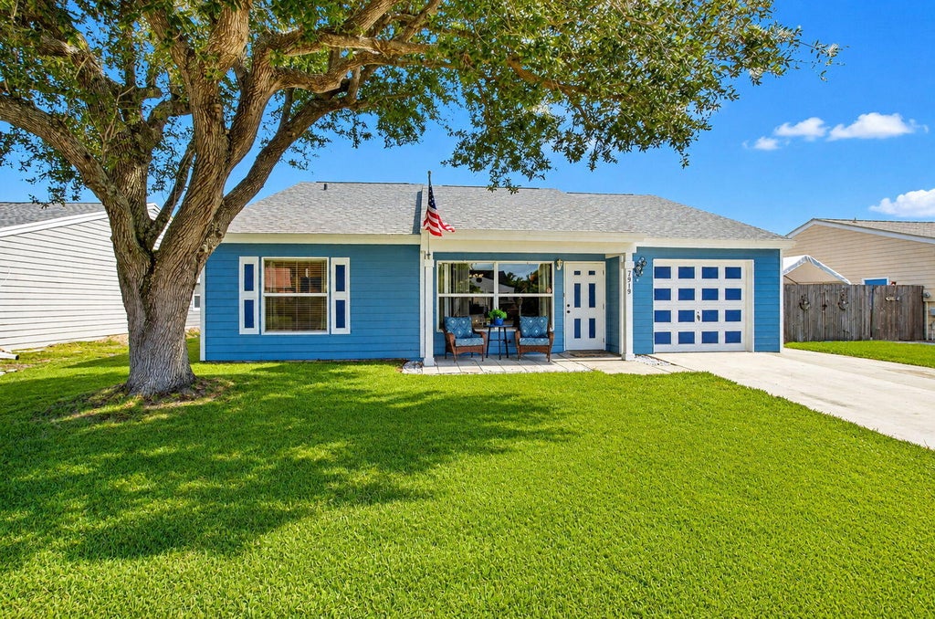 Photo of 7919 BLAIRWOOD Circle S, Lake Worth, FL 33467 (MLS # B26059984)