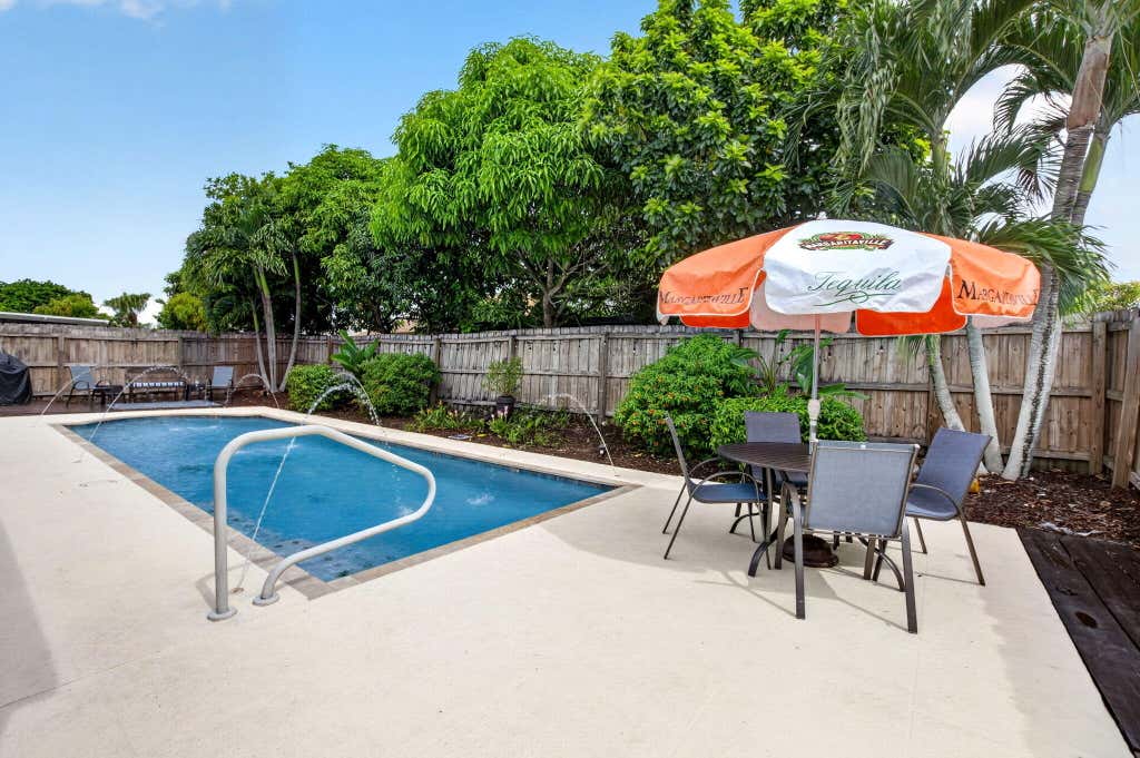 Photo of 7919 BLAIRWOOD Circle S, Lake Worth, FL 33467 (MLS # B26059984)