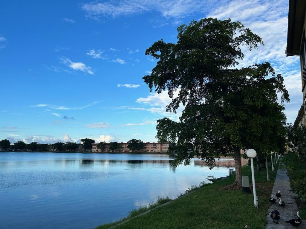View photos, virtual tours, details... 251 NE 187TH Street 825