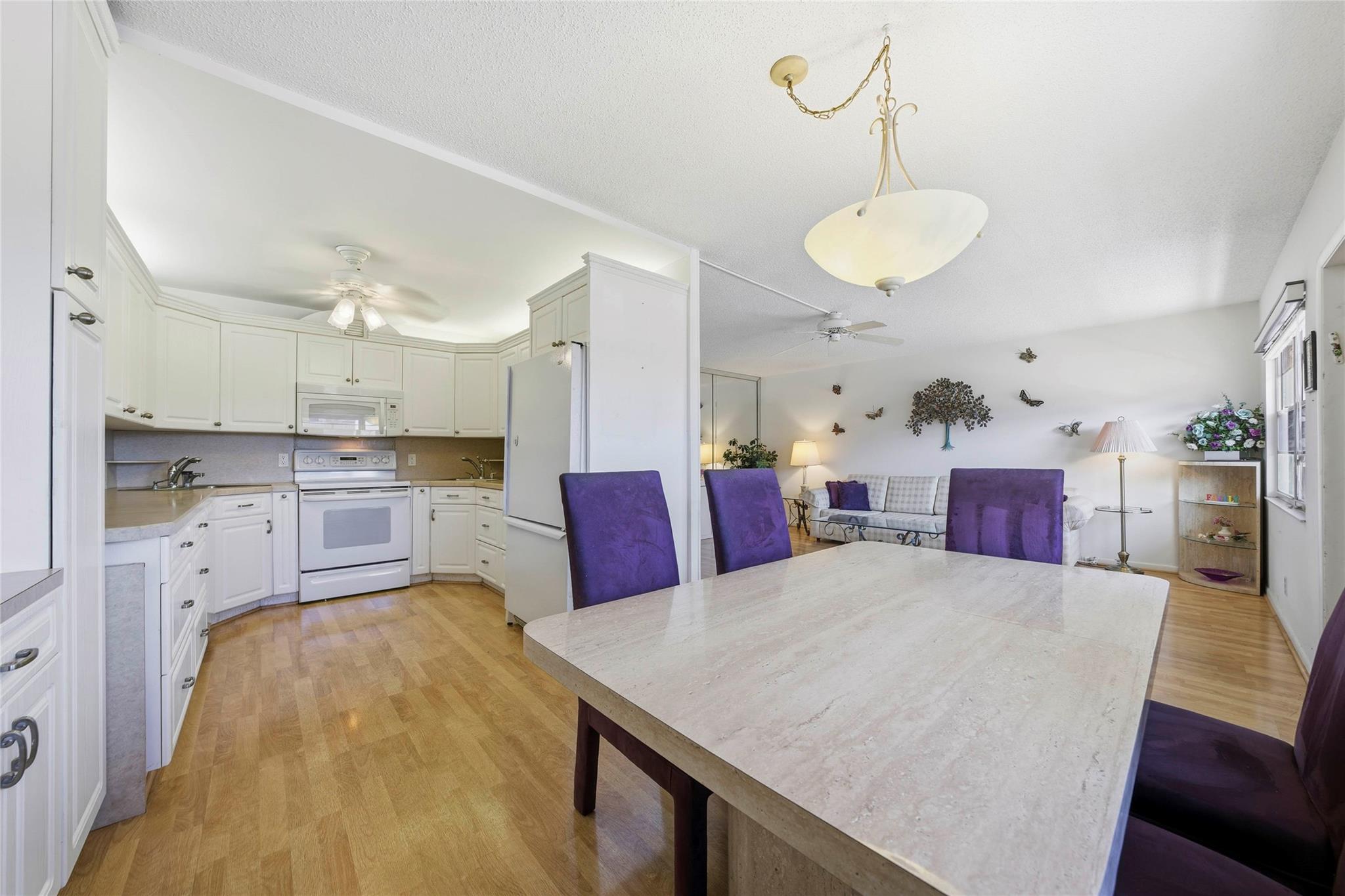 View photos, virtual tours, details... 211 Richmond A 211