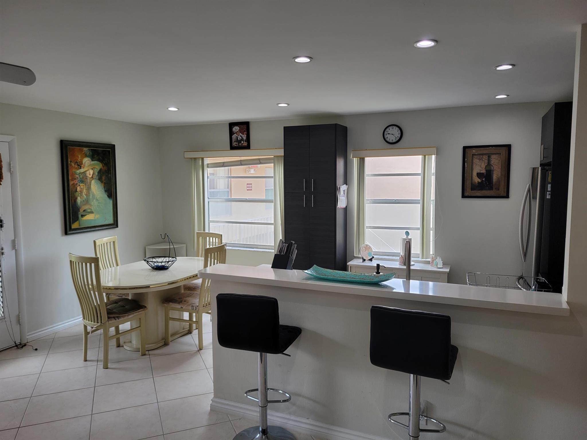 662 Burgundy N, Delray Beach, FL, 33484/$105,000 3 662 Burgundy N