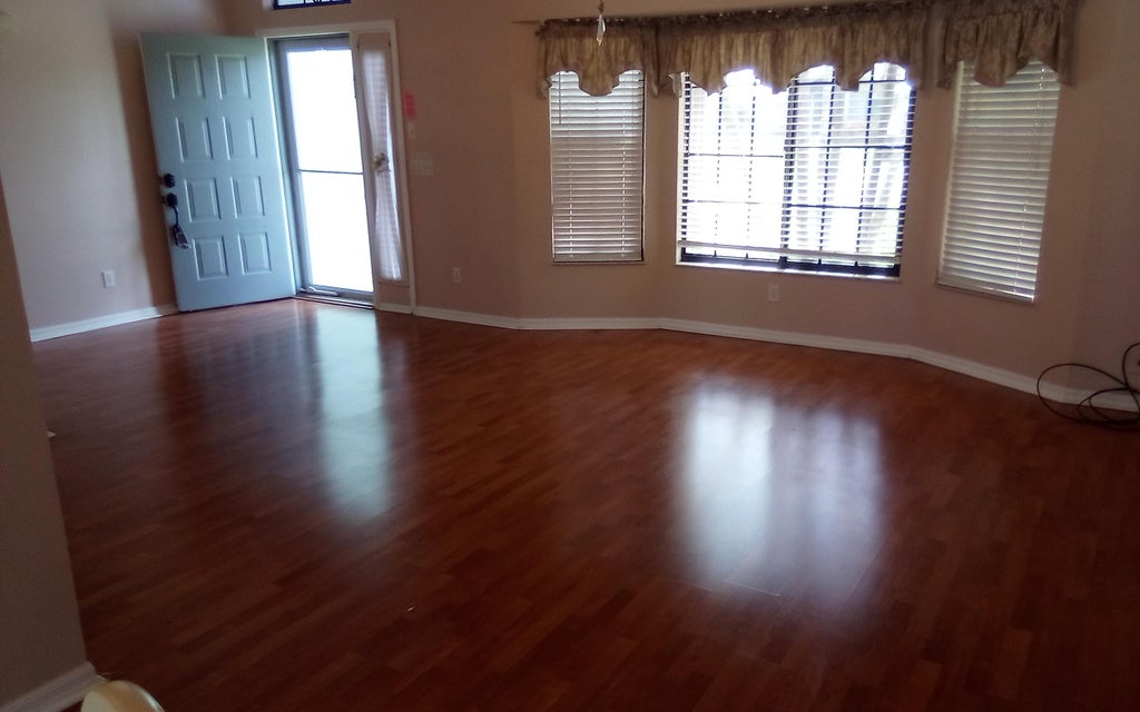 Photo of 3071 SE Galt Circle, Port Saint Lucie, FL 34984 (MLS # B26051497)