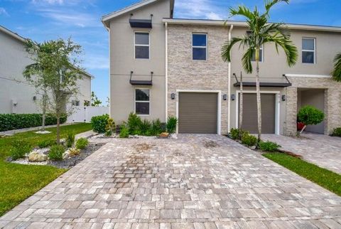 8606 Via Mar Rosso Lake Worth FL 33467