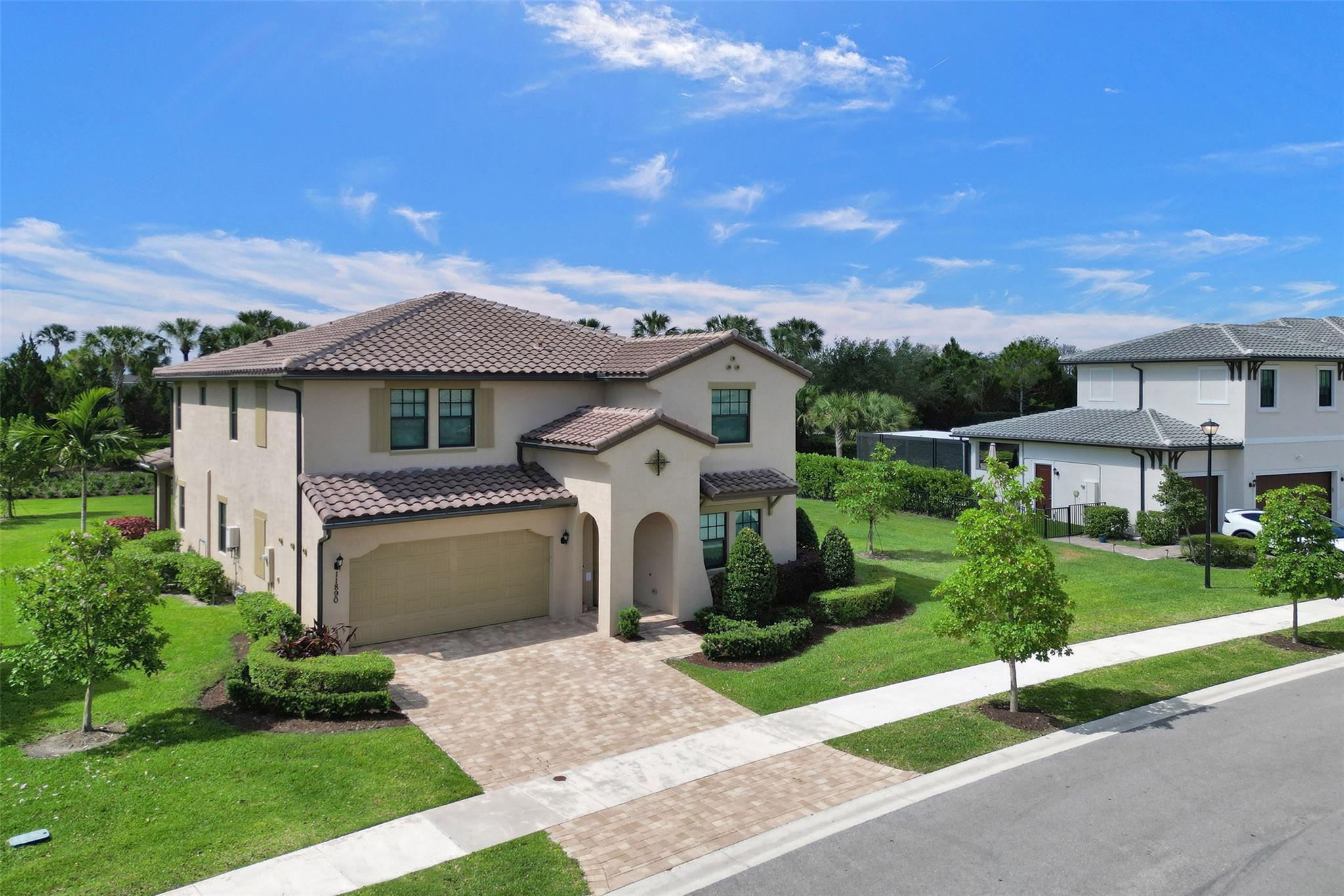 11890 S Baypoint Circle